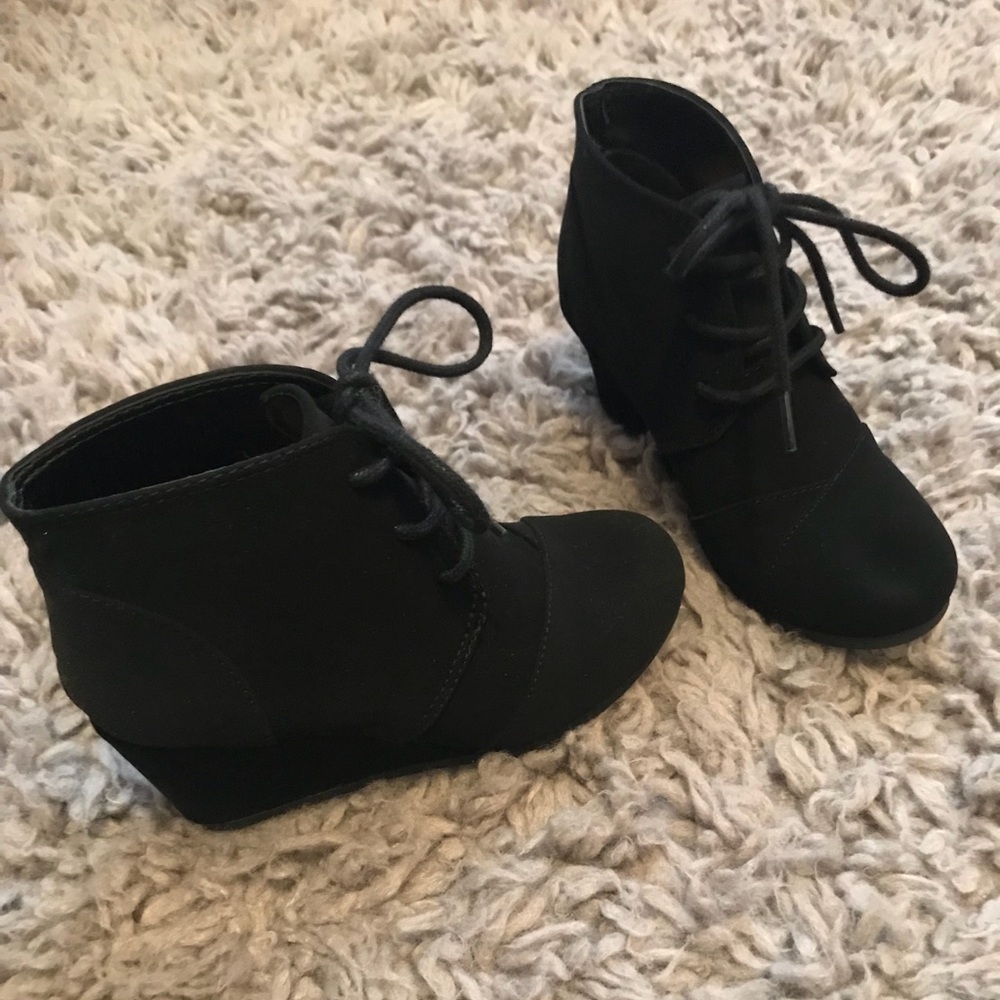 Girls Black Booties NWOT